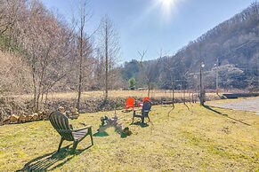 West Virginia Home Near Hatfield and Mccoy Trails!