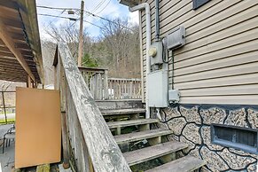 West Virginia Home Near Hatfield and Mccoy Trails!