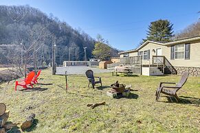 West Virginia Home Near Hatfield and Mccoy Trails!