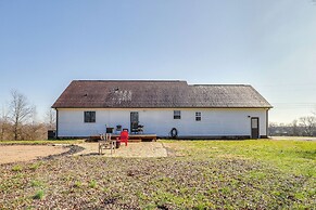 Charming Country Home w/ Deck - 20 Mi to Franklin
