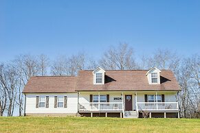 Charming Country Home w/ Deck - 20 Mi to Franklin