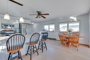 Wells Beach House w/ Ocean-view Deck