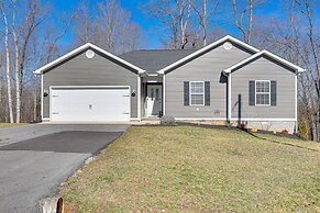 Lovely Scottsville Home, Minutes to Bowling Green