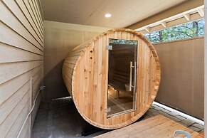 4 Mugho 3 Bedroom Home by RedAwning