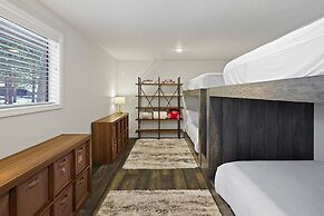 4 Mugho 3 Bedroom Home by RedAwning