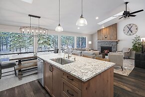 4 Mugho 3 Bedroom Home by RedAwning