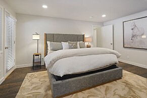 4 Mugho 3 Bedroom Home by RedAwning