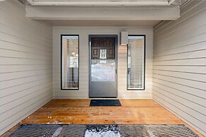 4 Mugho 3 Bedroom Home by RedAwning