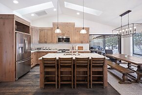 4 Mugho 3 Bedroom Home by RedAwning