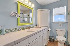 Baydream 4 Bedroom Home by RedAwning