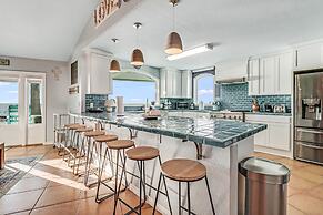 Baydream 4 Bedroom Home by RedAwning