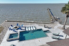 Baydream 4 Bedroom Home by RedAwning