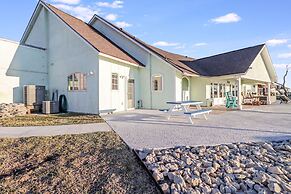 Baydream 4 Bedroom Home by RedAwning