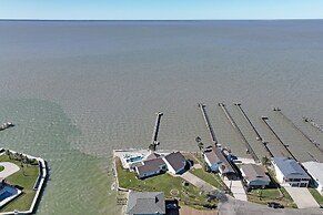 Baydream 4 Bedroom Home by RedAwning