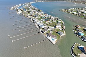 Baydream 4 Bedroom Home by RedAwning