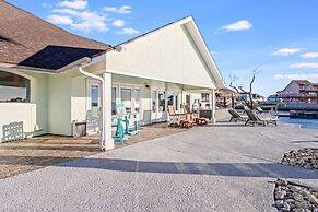 Baydream 4 Bedroom Home by RedAwning