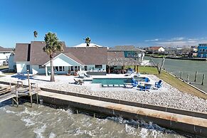 Baydream 4 Bedroom Home by RedAwning