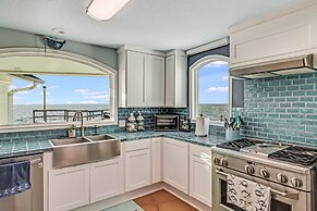 Baydream 4 Bedroom Home by RedAwning