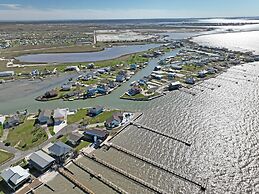 Baydream 4 Bedroom Home by RedAwning