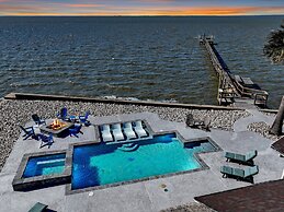 Baydream 4 Bedroom Home by RedAwning