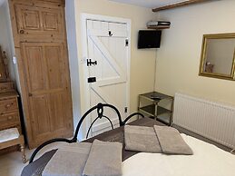 Superbly Appointed 3 Bedrooms and 3 Bathrooms