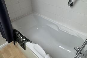 Superbly Appointed 3 Bedrooms and 3 Bathrooms