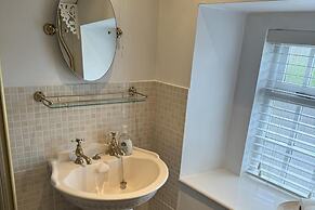 Superbly Appointed 3 Bedrooms and 3 Bathrooms