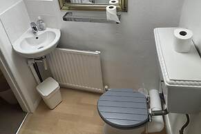 Superbly Appointed 3 Bedrooms and 3 Bathrooms