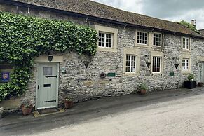 Superbly Appointed 3 Bedrooms and 3 Bathrooms