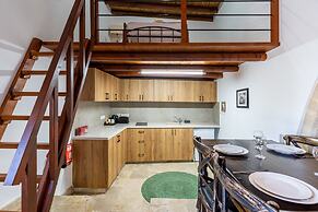 Stone Court Boutique Studios