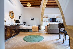 Stone Court Boutique Studios