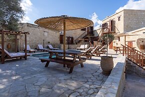 Stone Court Boutique Studios