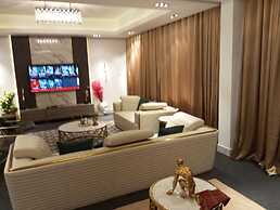 Sujimoto Apartment MacDonalds