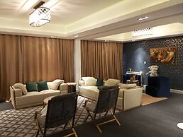 Sujimoto Apartment MacDonalds