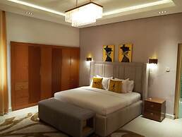 Sujimoto Apartment MacDonalds