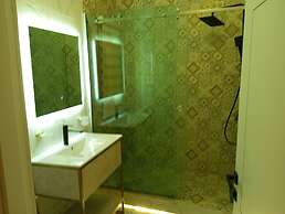 Sujimoto Apartment MacDonalds