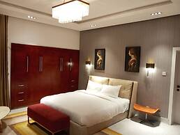 Sujimoto Apartment MacDonalds