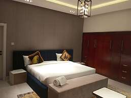 Sujimoto Apartment MacDonalds