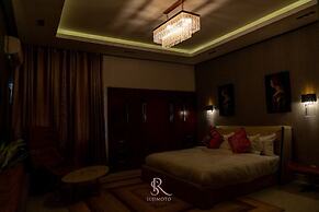 Sujimoto Apartment MacDonalds