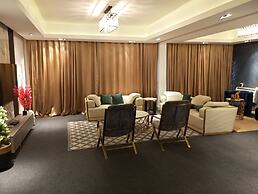 Sujimoto Apartment MacDonalds