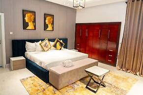 Sujimoto Apartment MacDonalds