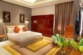 Sujimoto Apartment MacDonalds