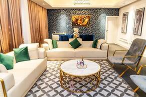 Sujimoto Apartment MacDonalds