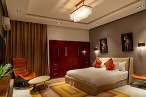 Sujimoto Apartment MacDonalds