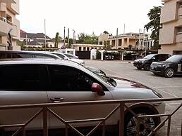 Sujimoto Apartment MacDonalds