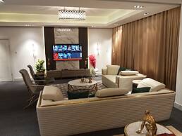 Sujimoto Apartment MacDonalds