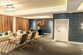 Sujimoto Apartment MacDonalds