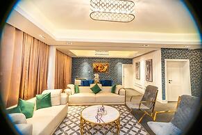 Sujimoto Apartment MacDonalds