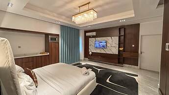 Sujimoto Apartment MacDonalds