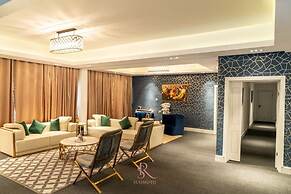 Sujimoto Apartment MacDonalds